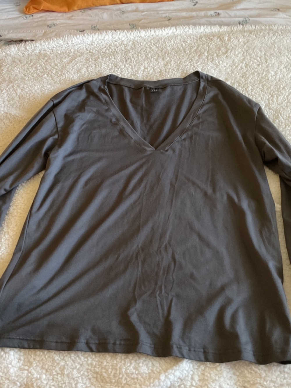 3 Sweaters - Picture 6 of 7